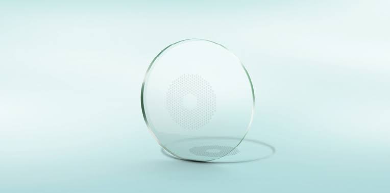 Myopie-remmend brillenglas met speciale optische zones