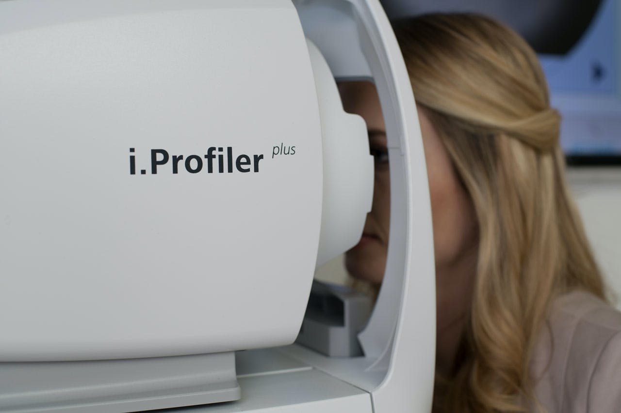 Nazicht van de ogen met de ZEISS i.Profiler plus